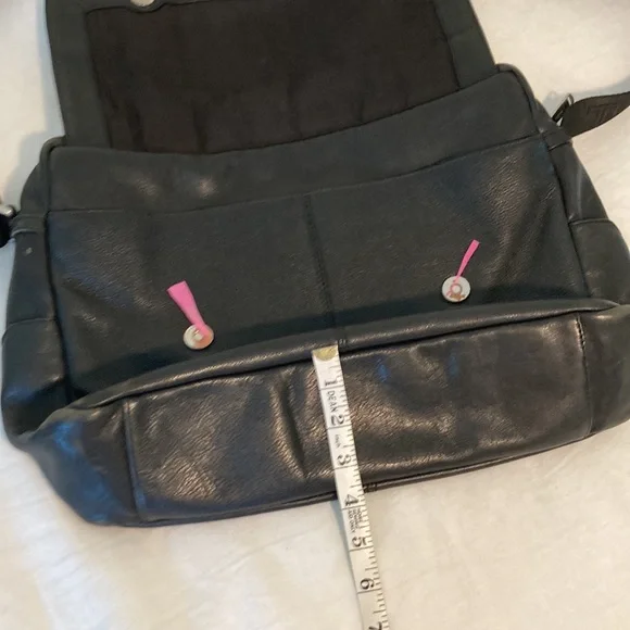 Tumi leather messenger tech lots of pockets - Picture 8 of 16